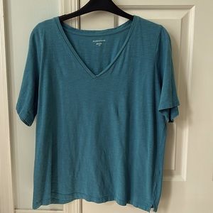 Eileen Fisher t-shirt. Size mall petite. Non smoking pet free home